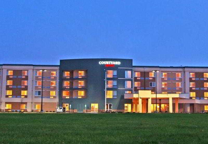 Courtyard Milwaukee Airport Hotel Kültér fotó